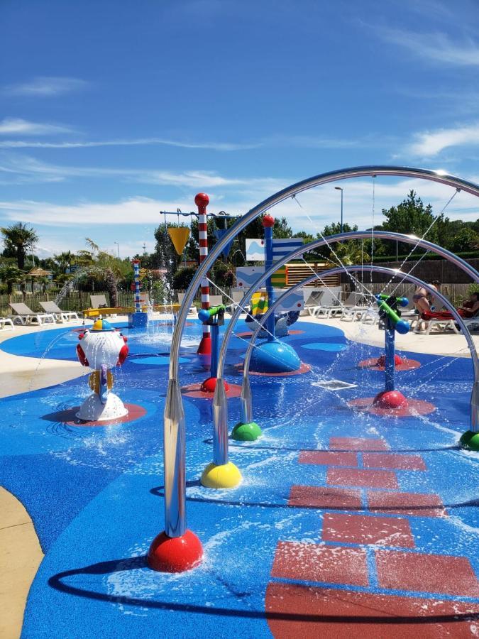Camping Les Places Dorees Сен-Жан-де-Мон Екстериор снимка