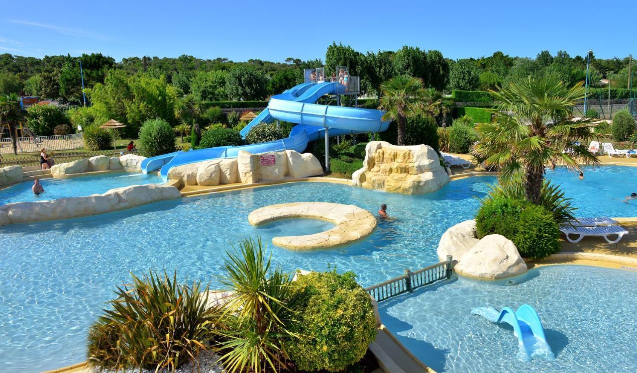 Camping Les Places Dorees Сен-Жан-де-Мон Екстериор снимка